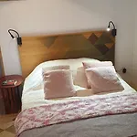 A Cote Des Cures Grand Audrey Ideal Renove Avec Gout Parking Wifi Dernieres Disponibilites Aout Et Des Le 4 Novembre *