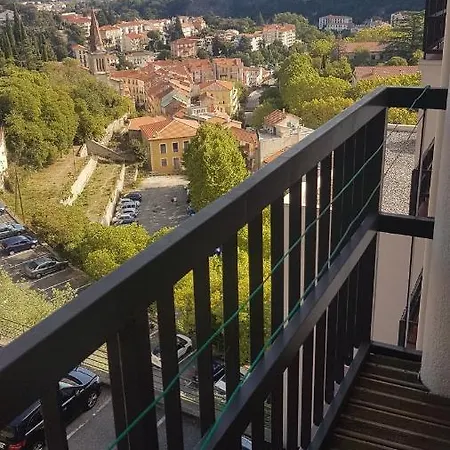 Promo Dernieres Disponibilites 50 M Des Cures Grand Studio Audrey Renove Avec Gout Parking Wifi *