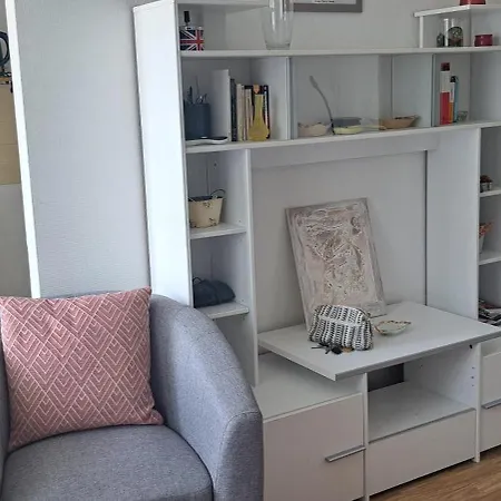 Dernieres Disponibilites 2026 A 50 M Des Cures Grand Studio Audrey Renove Avec Gout Parking Wifi *