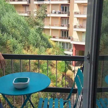 Promo Dernieres Disponibilites 50 M Des Cures Grand Studio Audrey Renove Avec Gout Parking Wifi