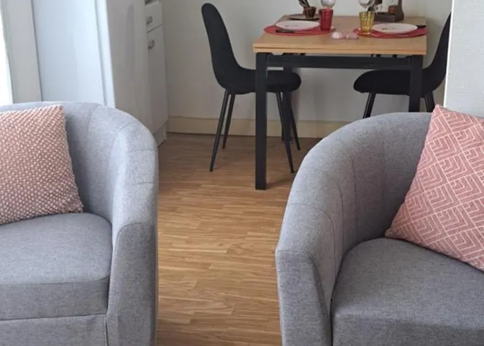 A Cote Des Cures Grand Audrey Ideal Renove Avec Gout Parking Wifi Dernieres Disponibilites Aout Oct Nov *